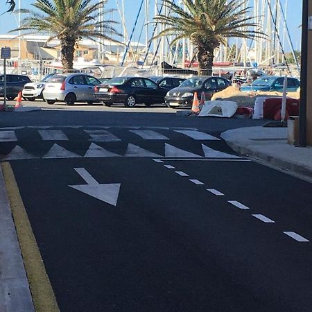 F2 Port De Canet 외부 사진